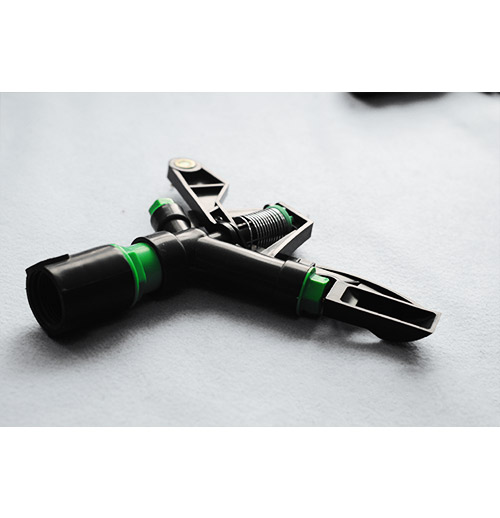 四嘴草坪噴頭噴灌